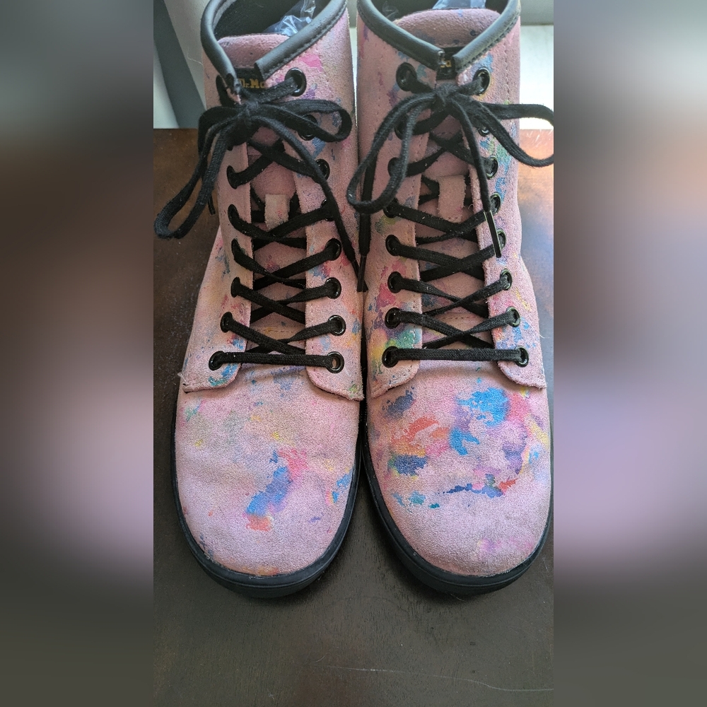 Dr. Martens Sheridan Women's Suede Boots Pink Rainbow Burst Size 7 US L. - Picture 3 of 8